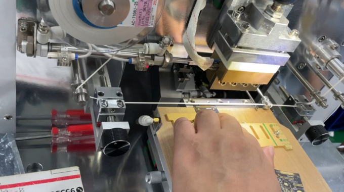 Single Table Single Head ACF Bonding Machine กระบอกควบคุม